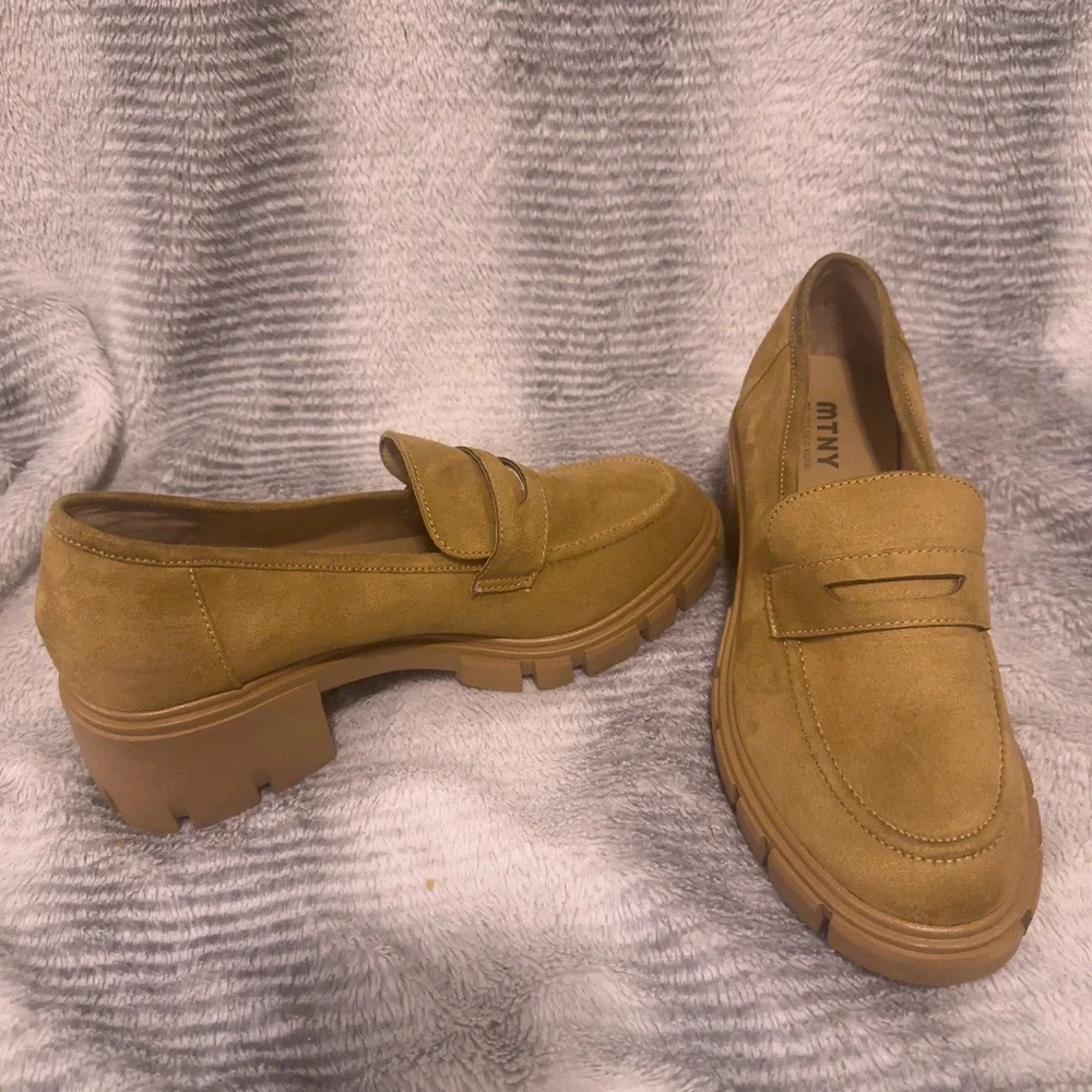 Me Too New York Platform Loafers Womens 9.5 Tan Heeled Vegan Suede Chunky Lug
